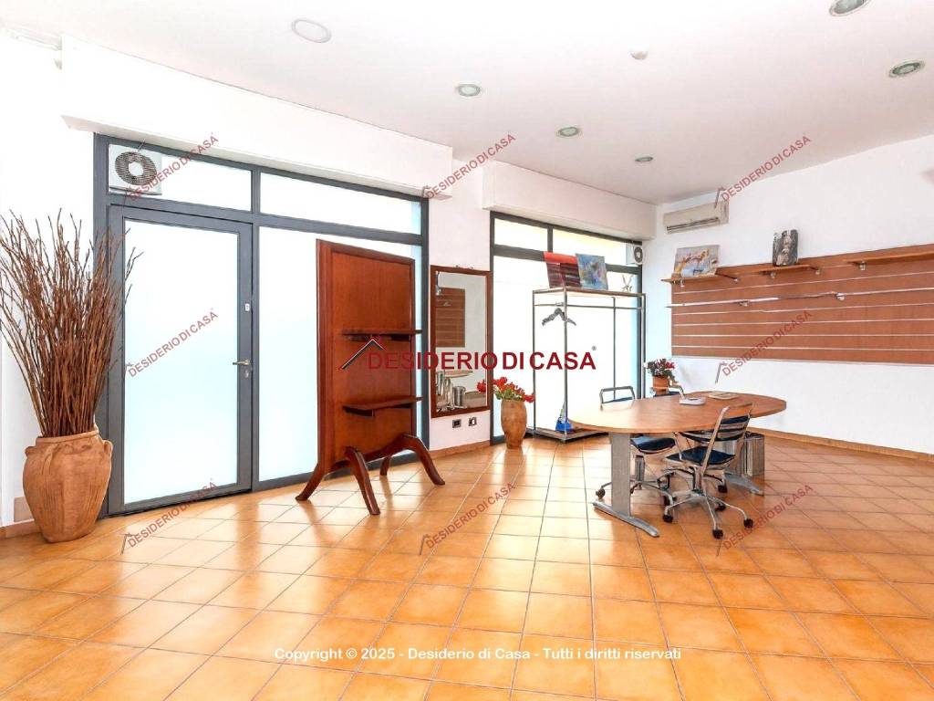 negozio in vendita a Palermo in zona San Lorenzo