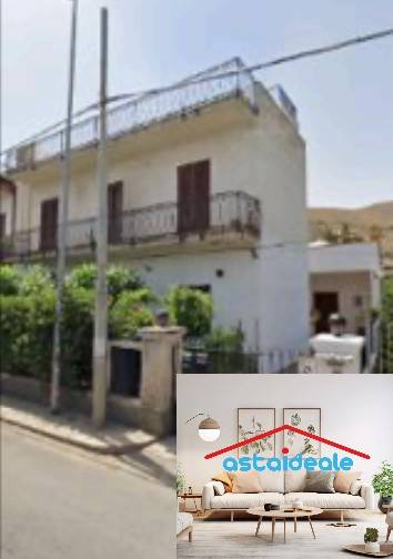 appartamento in vendita a Palermo in zona Partanna