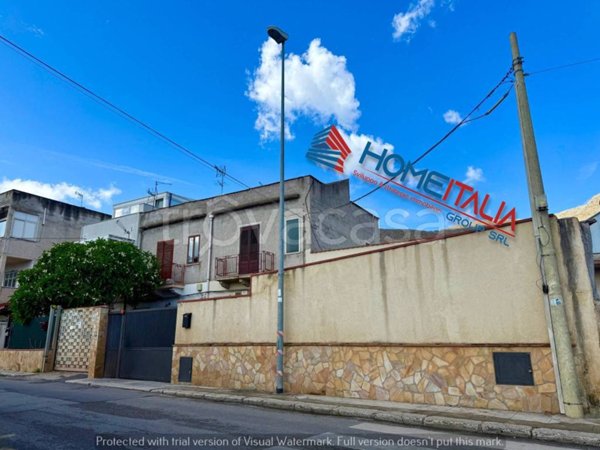 appartamento in vendita a Palermo in zona Partanna