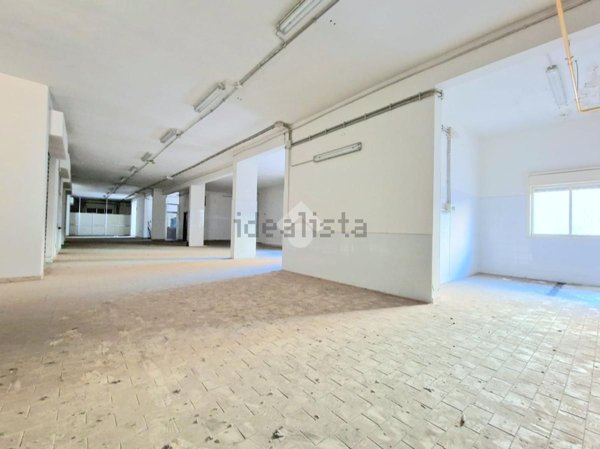 locale commerciale in vendita a Palermo in zona Croceverde