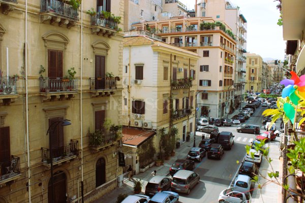 casa indipendente in vendita a Palermo in zona Libertà
