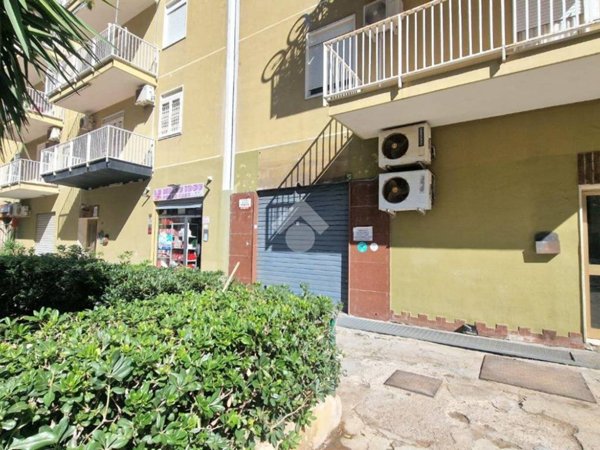 negozio in vendita a Palermo in zona Brancaccio