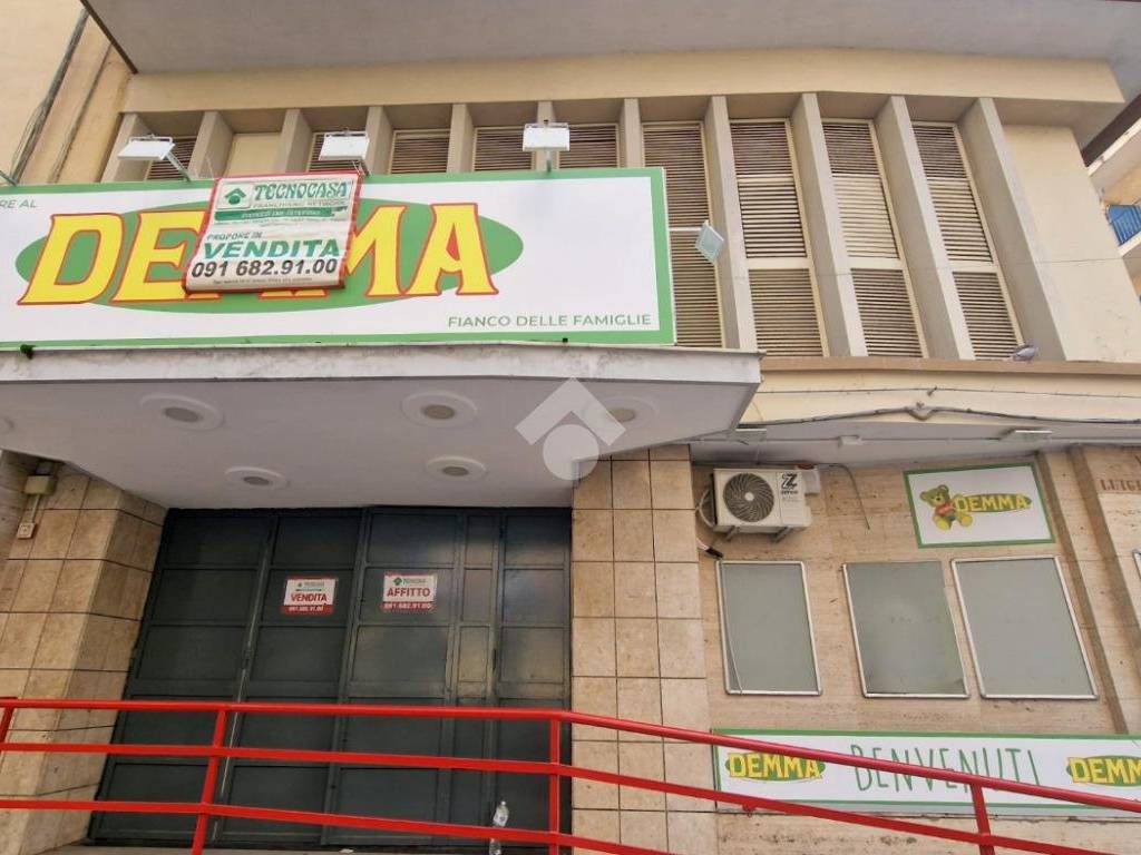 negozio in vendita a Palermo in zona Oreto