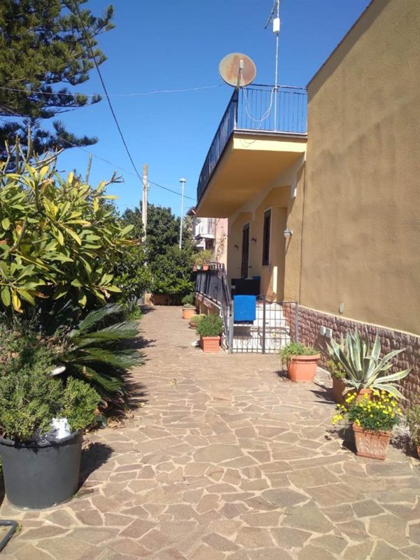 casa indipendente in vendita a Palermo in zona Mondello