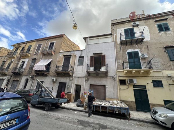 appartamento in vendita a Palermo in zona Montegrappa / Santa Rosalia