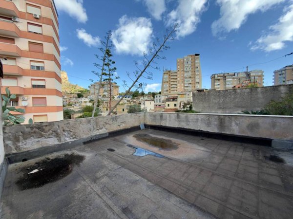 appartamento in vendita a Palermo in zona Arenella/Vergine Maria