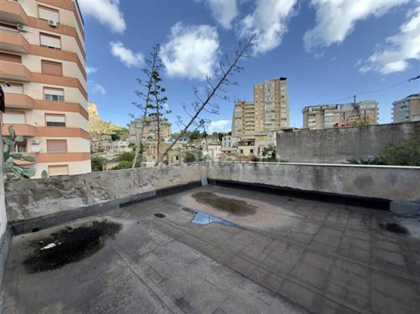 appartamento in vendita a Palermo in zona Arenella/Vergine Maria