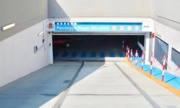 negozio in vendita a Palermo in zona Zisa