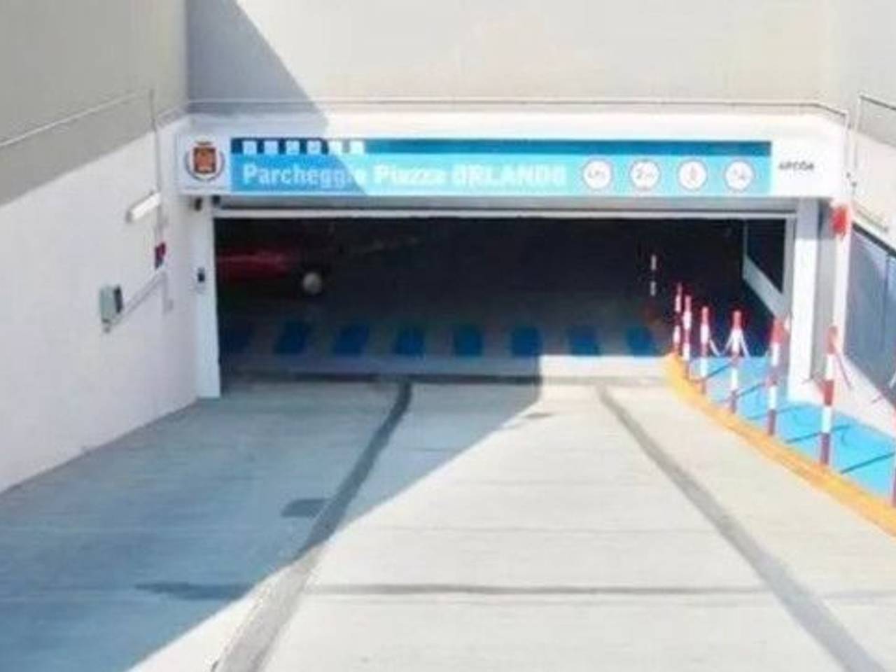 negozio in vendita a Palermo in zona Malaspina/Palagonia