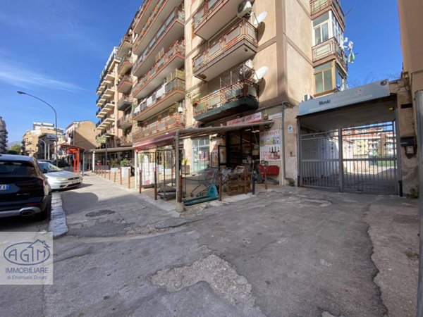 locale di sgombero in vendita a Palermo in zona Noce