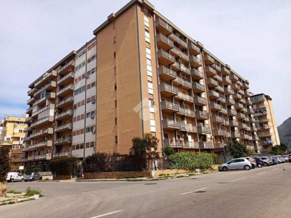 appartamento in vendita a Palermo in zona Montegrappa / Santa Rosalia