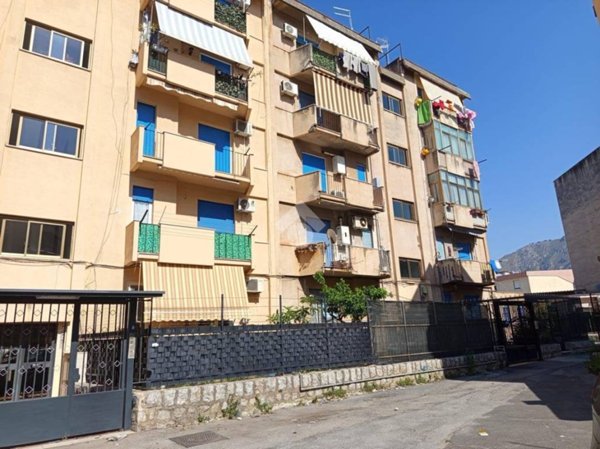 appartamento in vendita a Palermo in zona Montegrappa / Santa Rosalia