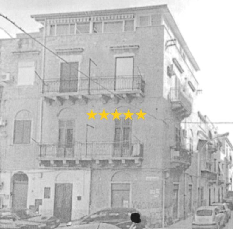 appartamento in vendita a Palermo in zona Zisa