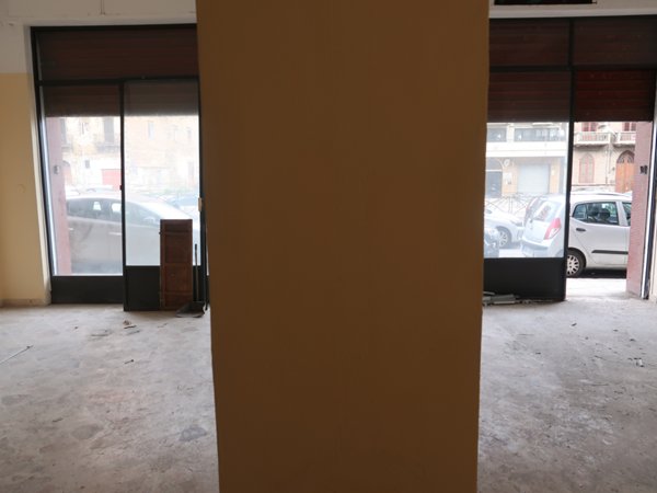 locale commerciale in vendita a Palermo in zona Croceverde