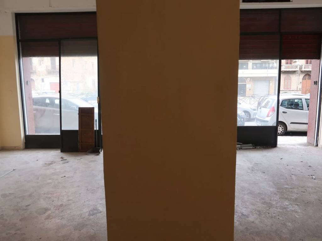 negozio in vendita a Palermo in zona Croceverde