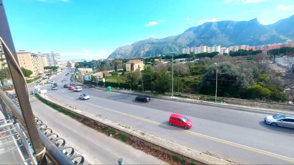 appartamento in vendita a Palermo in zona Montegrappa / Santa Rosalia
