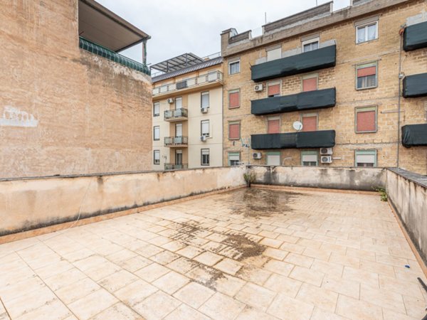 casa indipendente in vendita a Palermo in zona Malaspina/Palagonia