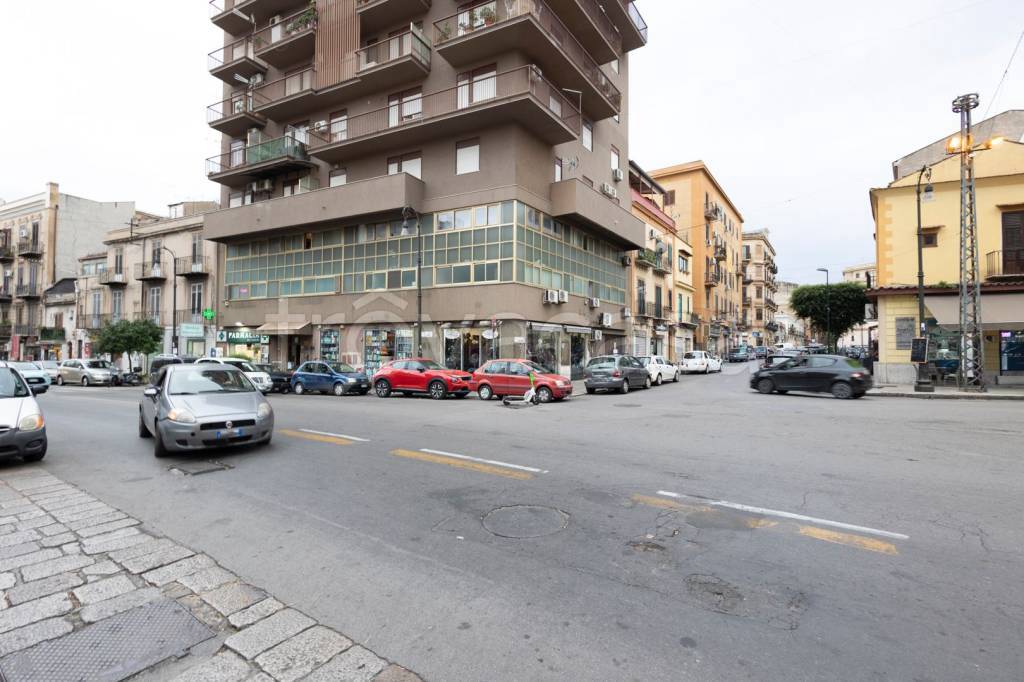 ufficio in vendita a Palermo in zona Oreto