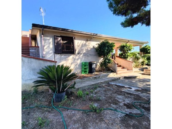 casa indipendente in vendita a Palermo in zona Centro storico