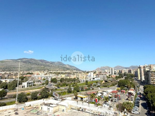 appartamento in vendita a Palermo in zona Malaspina/Palagonia