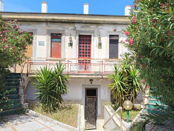 casa indipendente in vendita a Palermo in zona Roccella