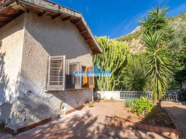 casa indipendente in vendita a Palermo in zona Mondello