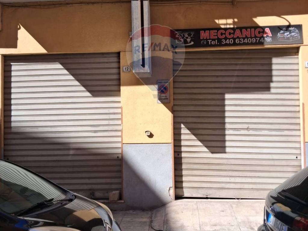 negozio in vendita a Palermo in zona Malaspina/Palagonia