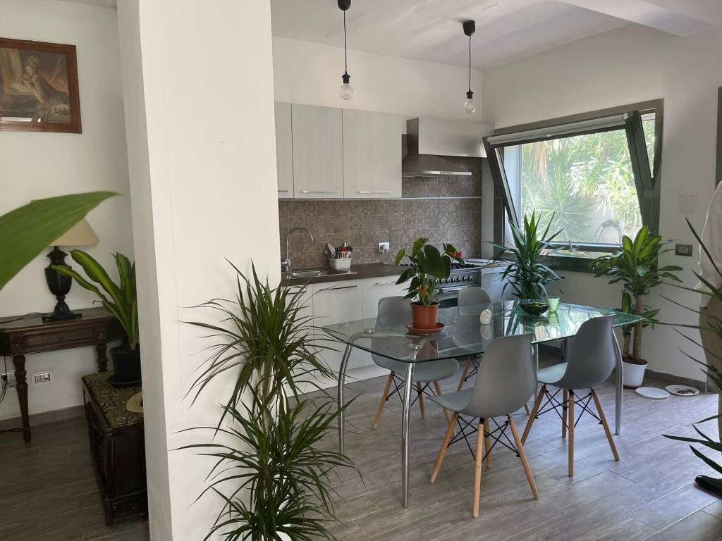 appartamento in vendita a Palermo in zona Malaspina/Palagonia