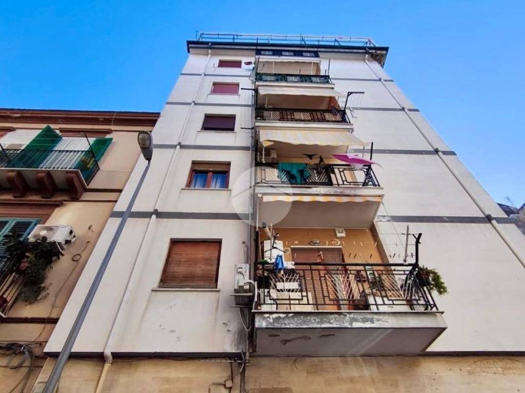 appartamento in vendita a Palermo in zona Zisa