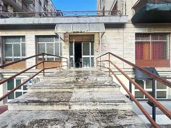 locale di sgombero in vendita a Palermo in zona Malaspina/Palagonia