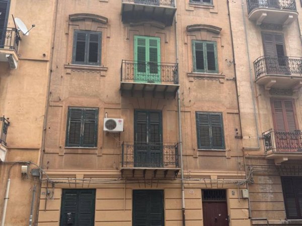 appartamento in vendita a Palermo in zona Montegrappa / Santa Rosalia