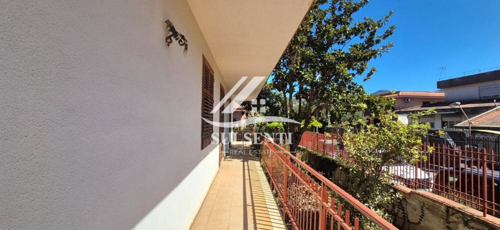 casa indipendente in vendita a Palermo in zona Centro storico