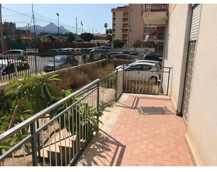 appartamento in vendita a Palermo in zona Oreto