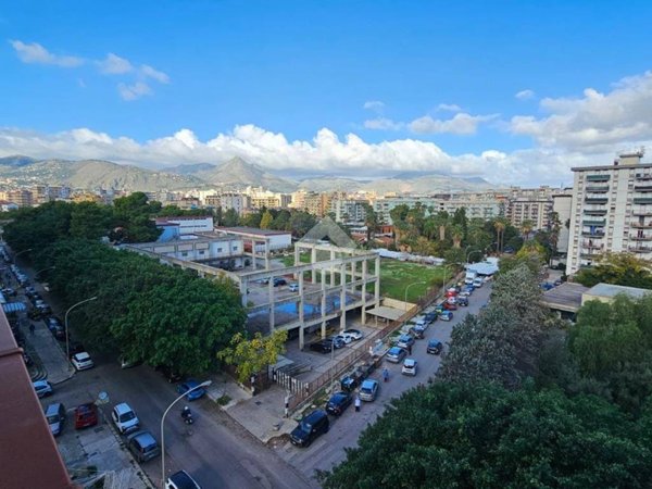 appartamento in vendita a Palermo in zona Montegrappa / Santa Rosalia