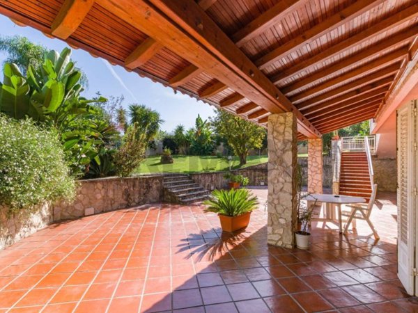 casa indipendente in vendita a Palermo in zona Pallavicino