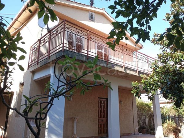 casa indipendente in vendita a Palermo in zona Partanna