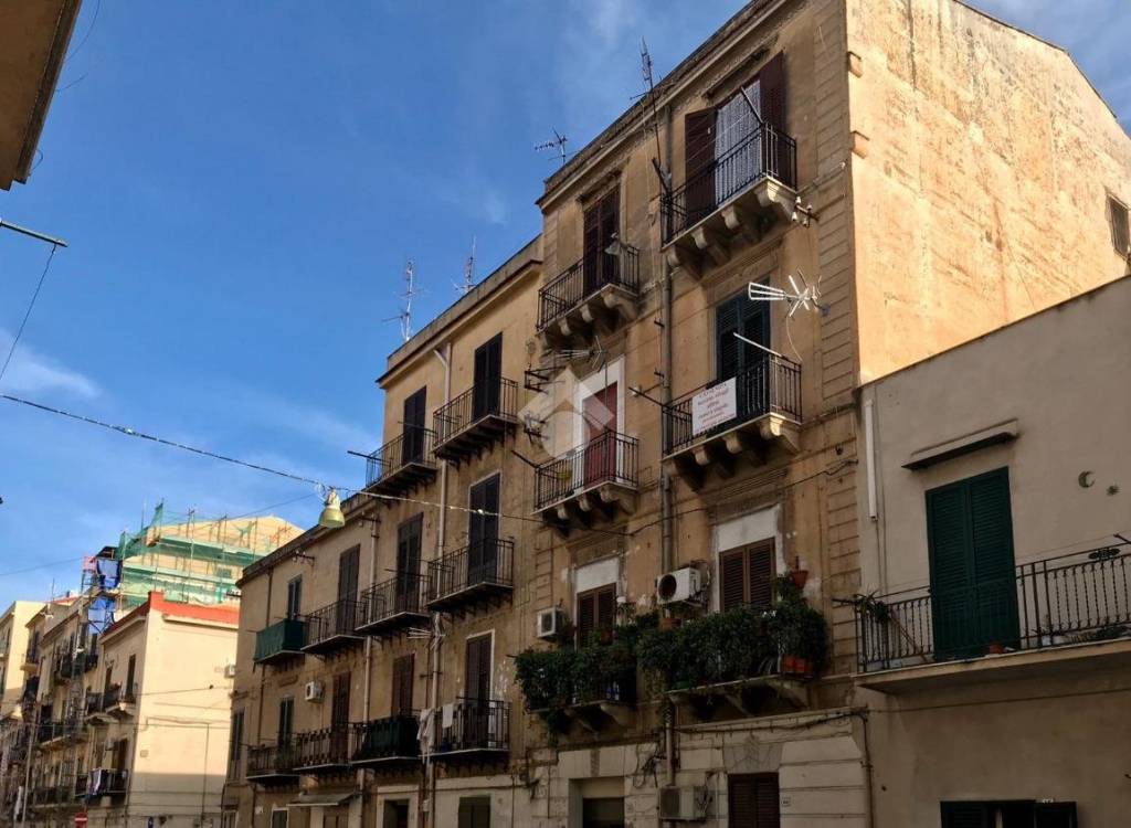 appartamento in vendita a Palermo in zona Montegrappa / Santa Rosalia