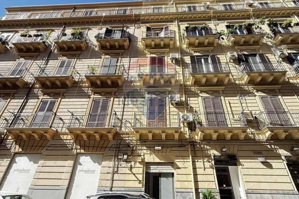 locale di sgombero in vendita a Palermo in zona Zisa