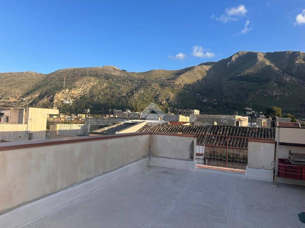 appartamento in vendita a Palermo in zona Chiavelli