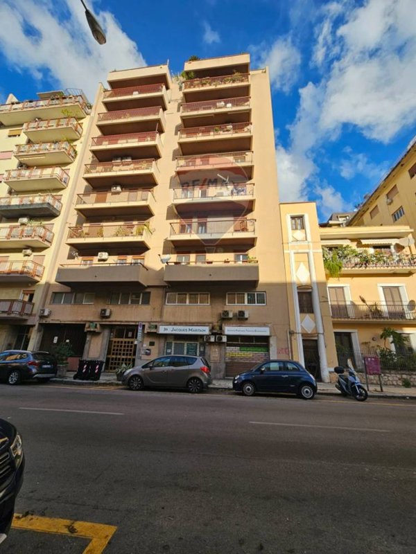 locale commerciale in vendita a Palermo