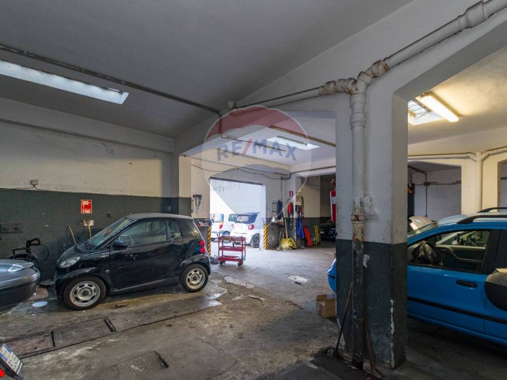 negozio in vendita a Palermo in zona Politeama