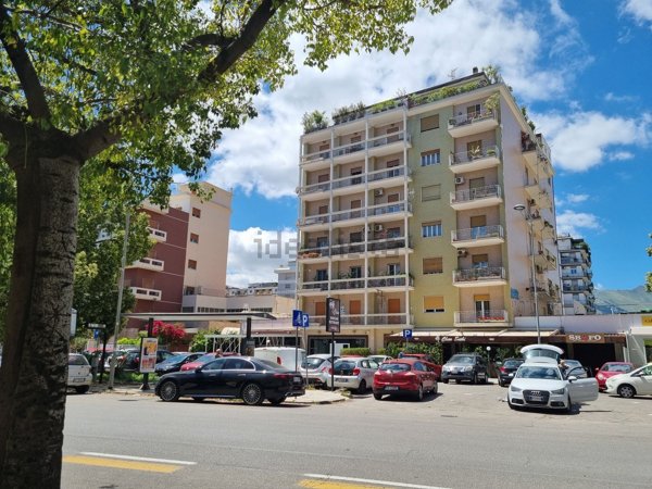 appartamento in vendita a Palermo in zona Libertà