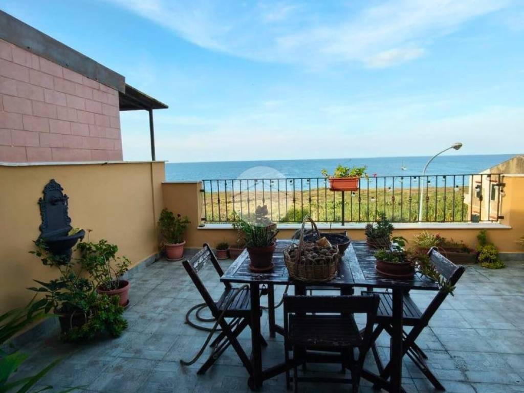 appartamento in vendita a Palermo in zona Roccella