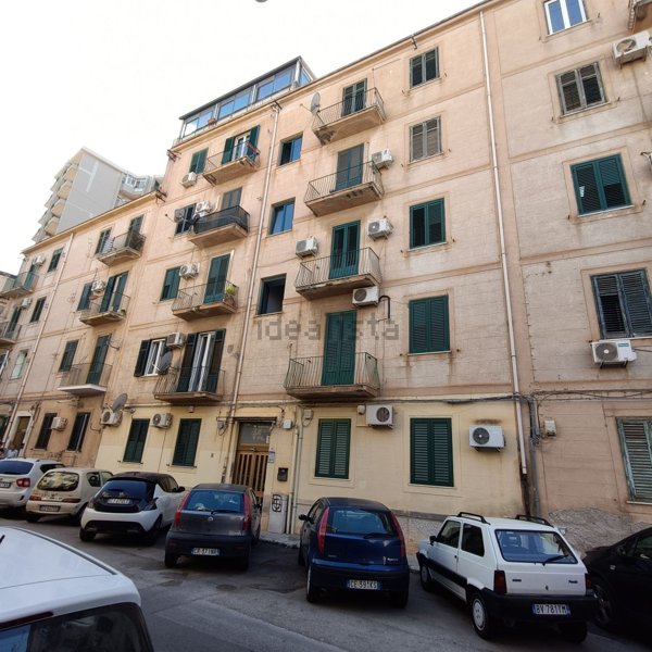 appartamento in vendita a Palermo in zona Calatafimi / Cuba