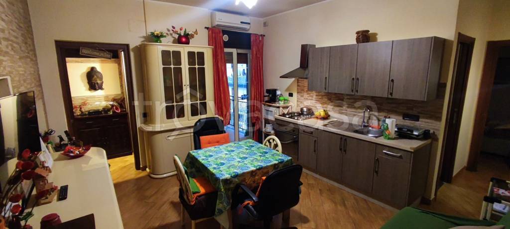 appartamento in vendita a Palermo in zona Malaspina/Palagonia