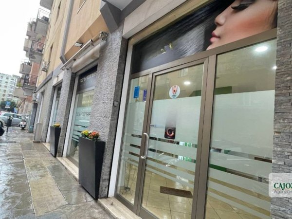 negozio in vendita a Palermo in zona Politeama