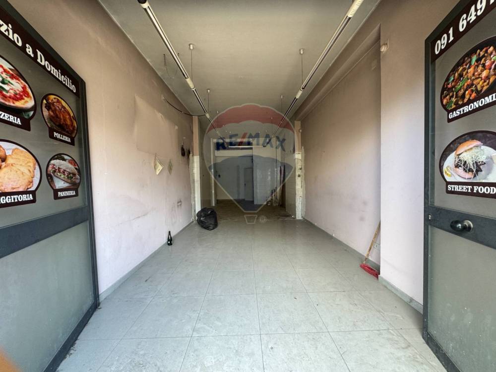 locale commerciale in vendita a Palermo in zona Malaspina/Palagonia