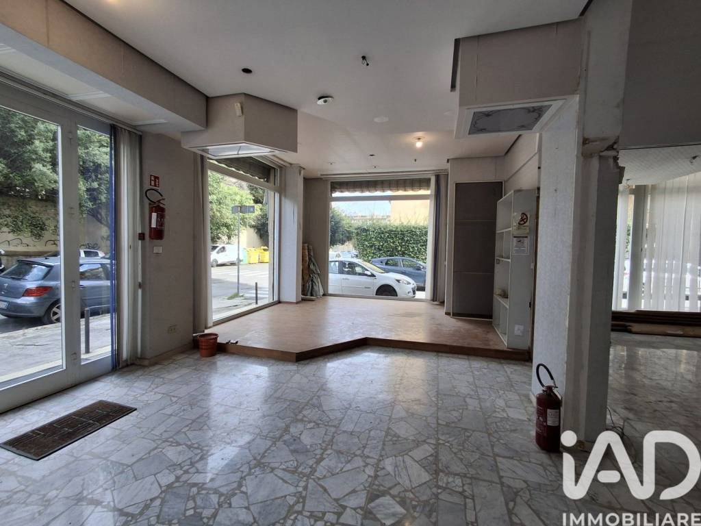 negozio in vendita a Palermo in zona Calatafimi / Cuba