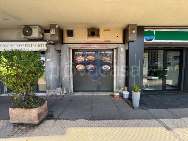 negozio in vendita a Palermo in zona Noce