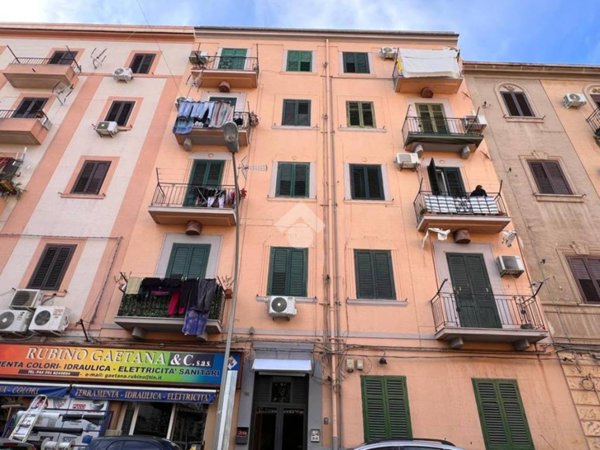 appartamento in vendita a Palermo in zona Zisa